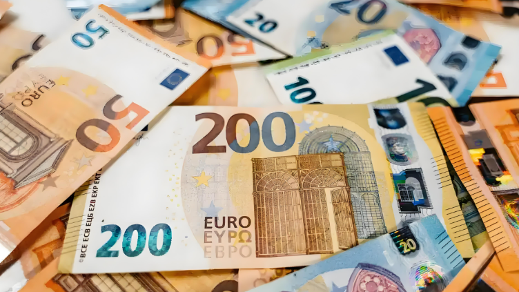 Eurozone Wages Fall to 4.1%