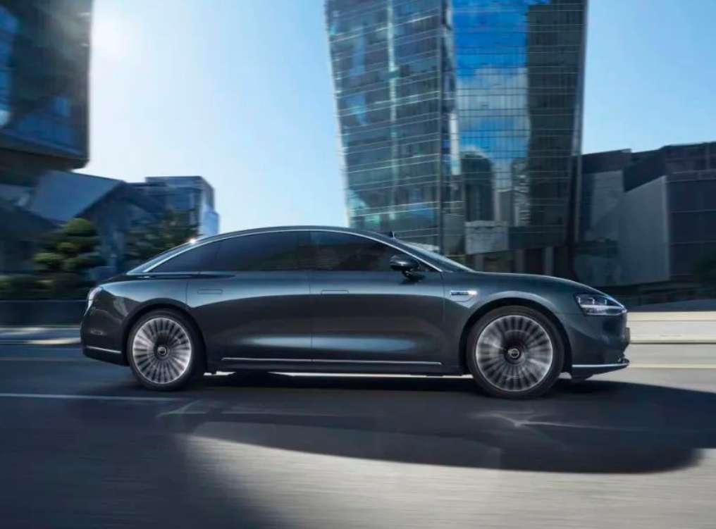Huawei Smart Driving + Ultra Long Range!
